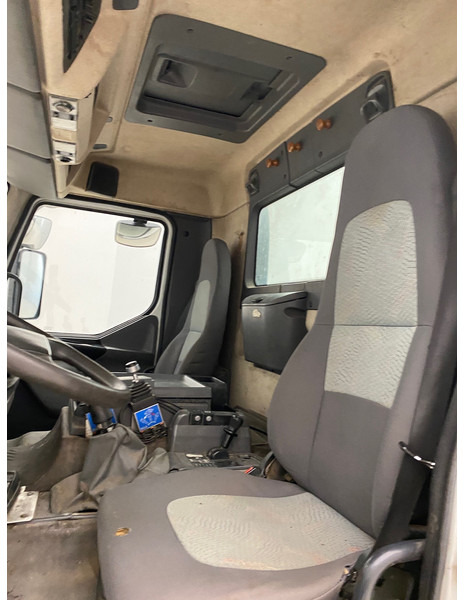 Camião basculante, Camião grua Renault Kerax 370 DCi: foto 14 Camião basculante, Camião grua Renault Kerax 370 DCi: foto 14