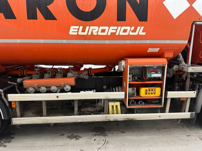 Renault Midlum 300 DXi - Camião cisterna: foto 4 Renault Midlum 300 DXi - Camião cisterna: foto 4