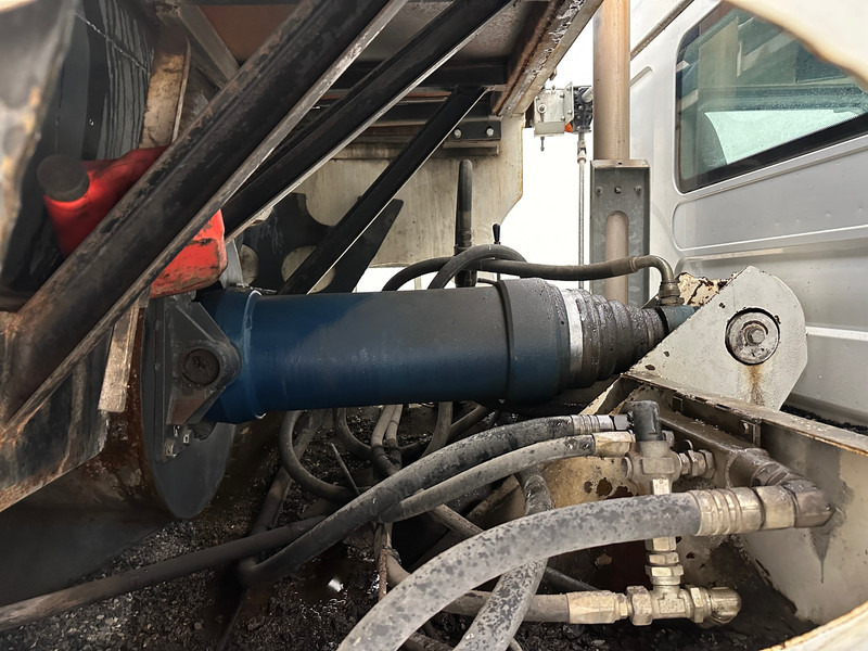 Renault Premium 370 - Camião basculante: foto 4 Renault Premium 370 - Camião basculante: foto 4