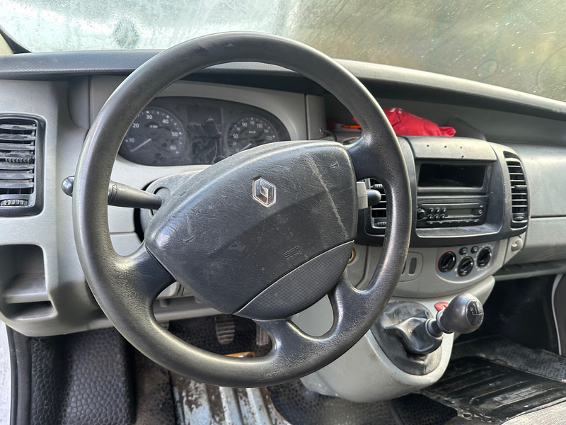 Renault Trafic - no clutch* - Furgão: foto 4 Renault Trafic - no clutch* - Furgão: foto 4