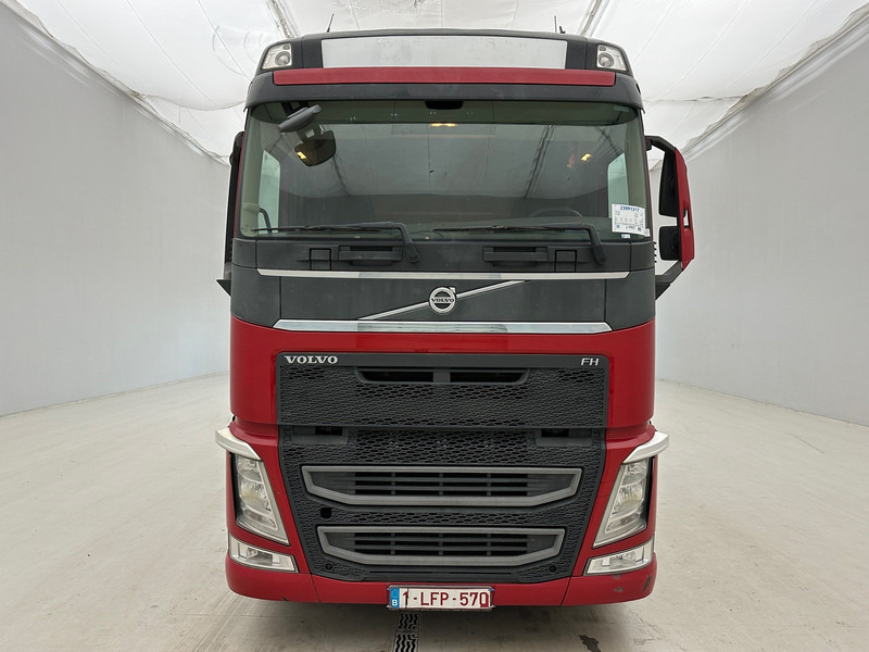Volvo FH 420 Globetrotter - 6x2* - Camião de lona: foto 2 Volvo FH 420 Globetrotter - 6x2* - Camião de lona: foto 2