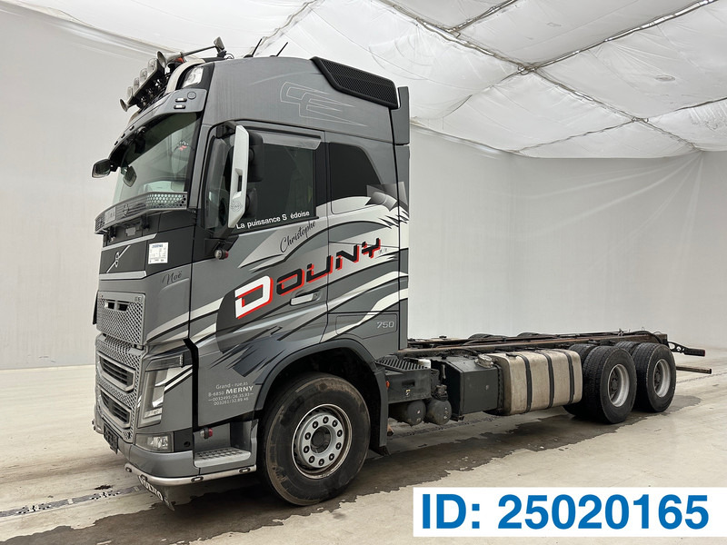 Volvo FH 750 - 6x4 - Camião chassi: foto 1 Volvo FH 750 - 6x4 - Camião chassi: foto 1