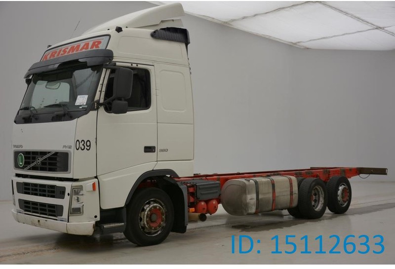 Volvo FH12.380 - 6x2 Globetrotter* - Camião chassi: foto 1 Volvo FH12.380 - 6x2 Globetrotter* - Camião chassi: foto 1