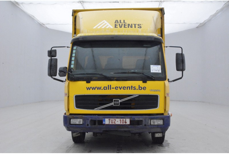 Volvo FL 220* - Camião de lona: foto 2 Volvo FL 220* - Camião de lona: foto 2