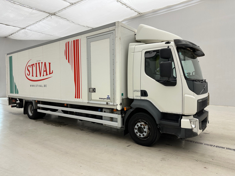 Volvo FL 250 - Camião frigorífico: foto 3 Volvo FL 250 - Camião frigorífico: foto 3
