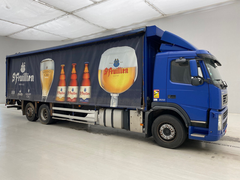 Volvo FM 300 - 6x2 - Camião de lona: foto 3 Volvo FM 300 - 6x2 - Camião de lona: foto 3
