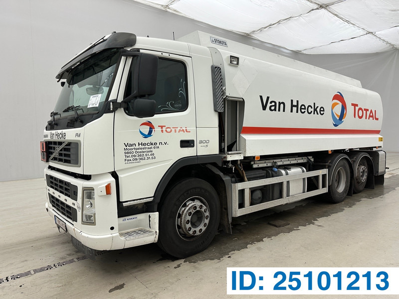 Volvo FM 300 - 6x2 - Camião cisterna: foto 1 Volvo FM 300 - 6x2 - Camião cisterna: foto 1