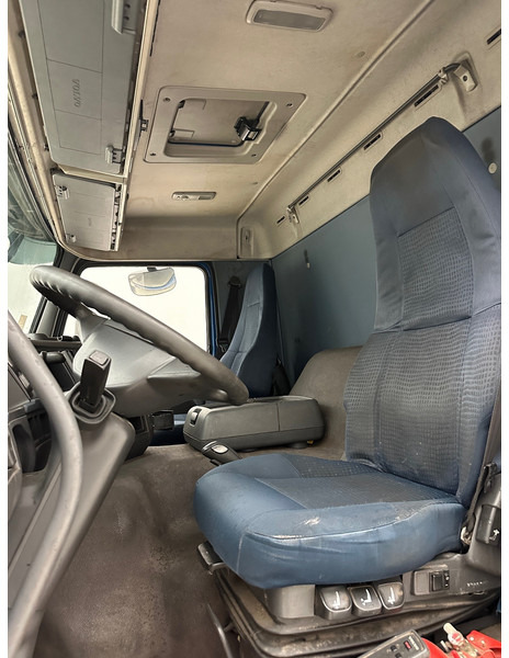 Fotografia de interior 1: Camião furgão Volvo FM 300