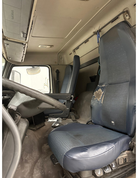 Caminhão de lixo Volvo FM 330*: foto 11