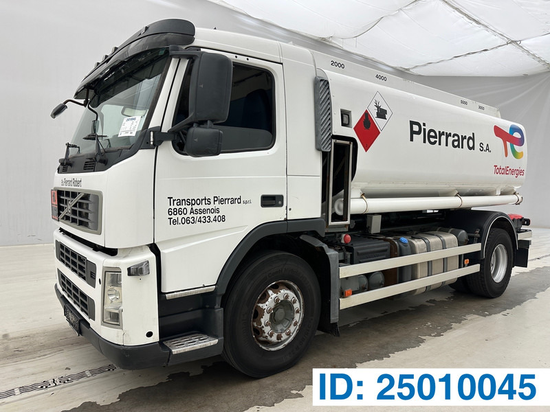 Volvo FM400 - Camião cisterna: foto 1 Volvo FM400 - Camião cisterna: foto 1