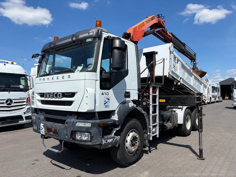 Iveco Trakker 410 6X4 Manual Gearbox 2 Way Tipper + Palfinger PK15500 - Camião basculante, Camião grua: foto 1 Iveco Trakker 410 6X4 Manual Gearbox 2 Way Tipper + Palfinger PK15500 - Camião basculante, Camião grua: foto 1