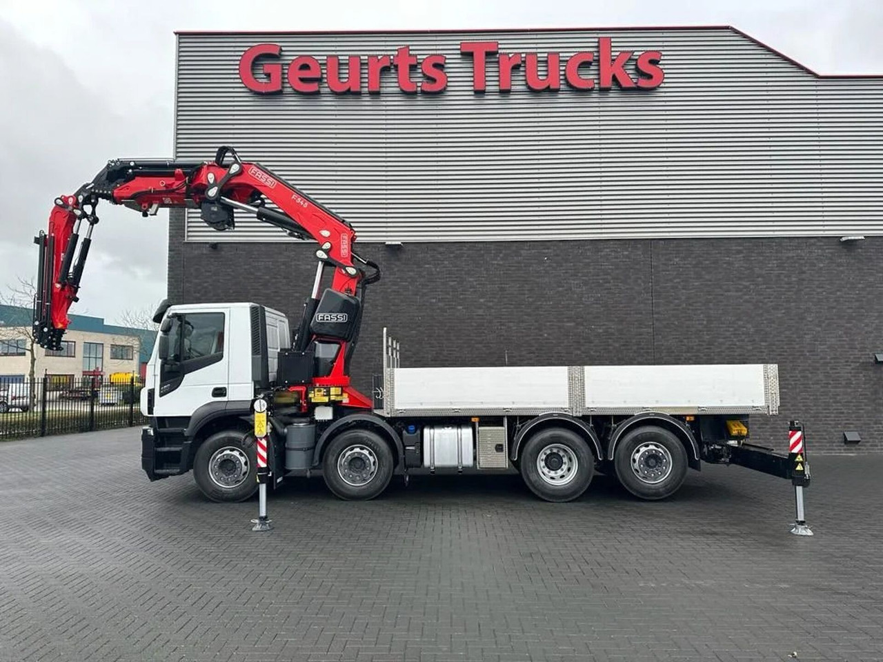Iveco Stralis 480 X-WAY 8X2 + FASSI 545RA.2.26 + JIB L - Camião grua: foto 5 Iveco Stralis 480 X-WAY 8X2 + FASSI 545RA.2.26 + JIB L - Camião grua: foto 5