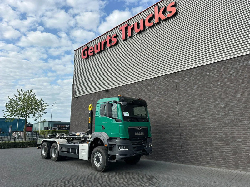 MAN TGS 33.480 6X6 HYVA LIFT 26-55-S HAAKARM / ABROLLKIPPER/ HOOKLIFT (NIEUWE/ NEU/ NEW) - Camião polibenne: foto 5 MAN TGS 33.480 6X6 HYVA LIFT 26-55-S HAAKARM / ABROLLKIPPER/ HOOKLIFT (NIEUWE/ NEU/ NEW) - Camião polibenne: foto 5