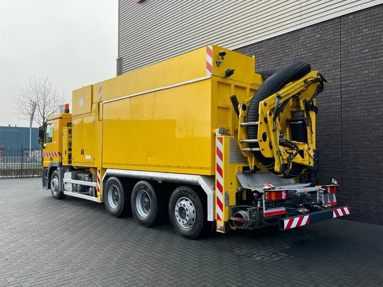 Mercedes-Benz Actros 3248 8X4 TRIDEM MTS DINO 12 SAUGBAGGER/SU - Caminhão limpa fossa: foto 3 Mercedes-Benz Actros 3248 8X4 TRIDEM MTS DINO 12 SAUGBAGGER/SU - Caminhão limpa fossa: foto 3