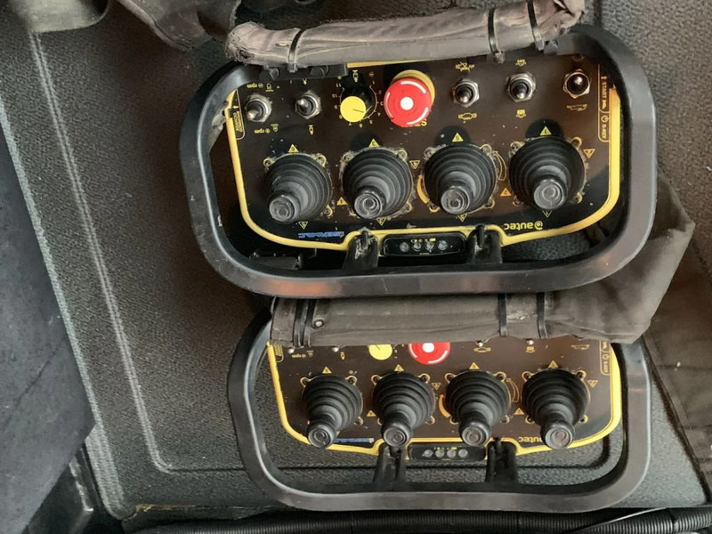 Locação financeira de Mercedes-Benz Actros 5041 10X4 + SERMAC 6 RZ 56 METER CONCRETE PUMP Mercedes-Benz Actros 5041 10X4 + SERMAC 6 RZ 56 METER CONCRETE PUMP: foto 9 Locação financeira de Mercedes-Benz Actros 5041 10X4 + SERMAC 6 RZ 56 METER CONCRETE PUMP Mercedes-Benz Actros 5041 10X4 + SERMAC 6 RZ 56 METER CONCRETE PUMP: foto 9