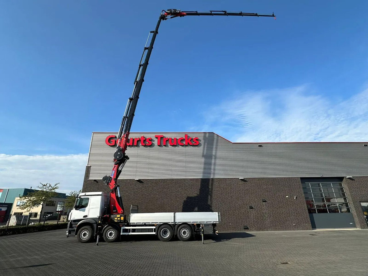 Mercedes-Benz Arocs 3251 8X2 + HMF 7020-K7 FJ 1400-K6 KRAAN/KR - Camião grua: foto 4 Mercedes-Benz Arocs 3251 8X2 + HMF 7020-K7 FJ 1400-K6 KRAAN/KR - Camião grua: foto 4
