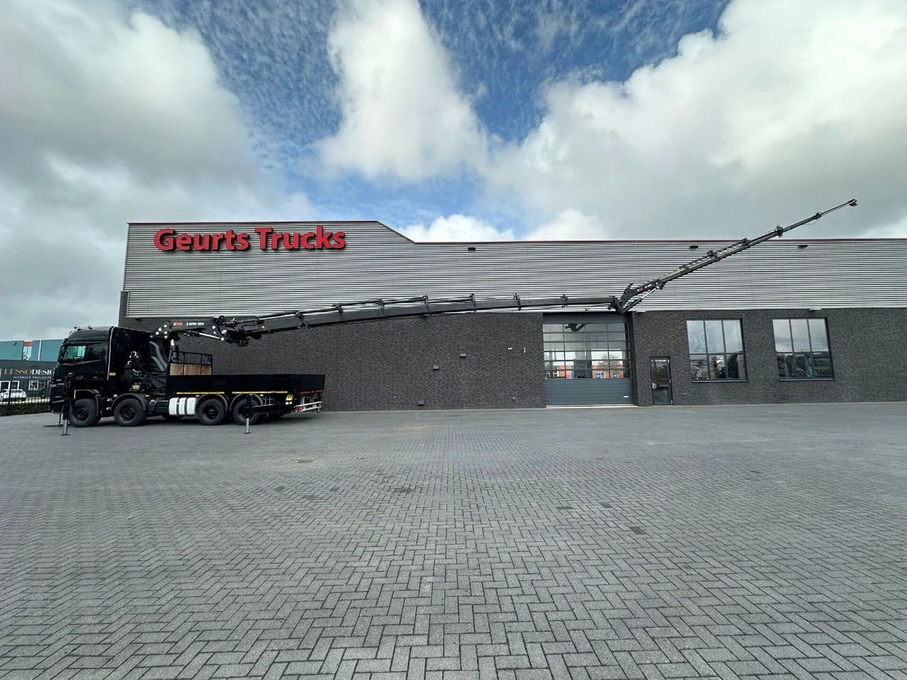 Mercedes-Benz Arocs 3251 8X4 + HIAB 1058 E-8 + JIB 150X-6 JDC - Camião grua: foto 3 Mercedes-Benz Arocs 3251 8X4 + HIAB 1058 E-8 + JIB 150X-6 JDC - Camião grua: foto 3