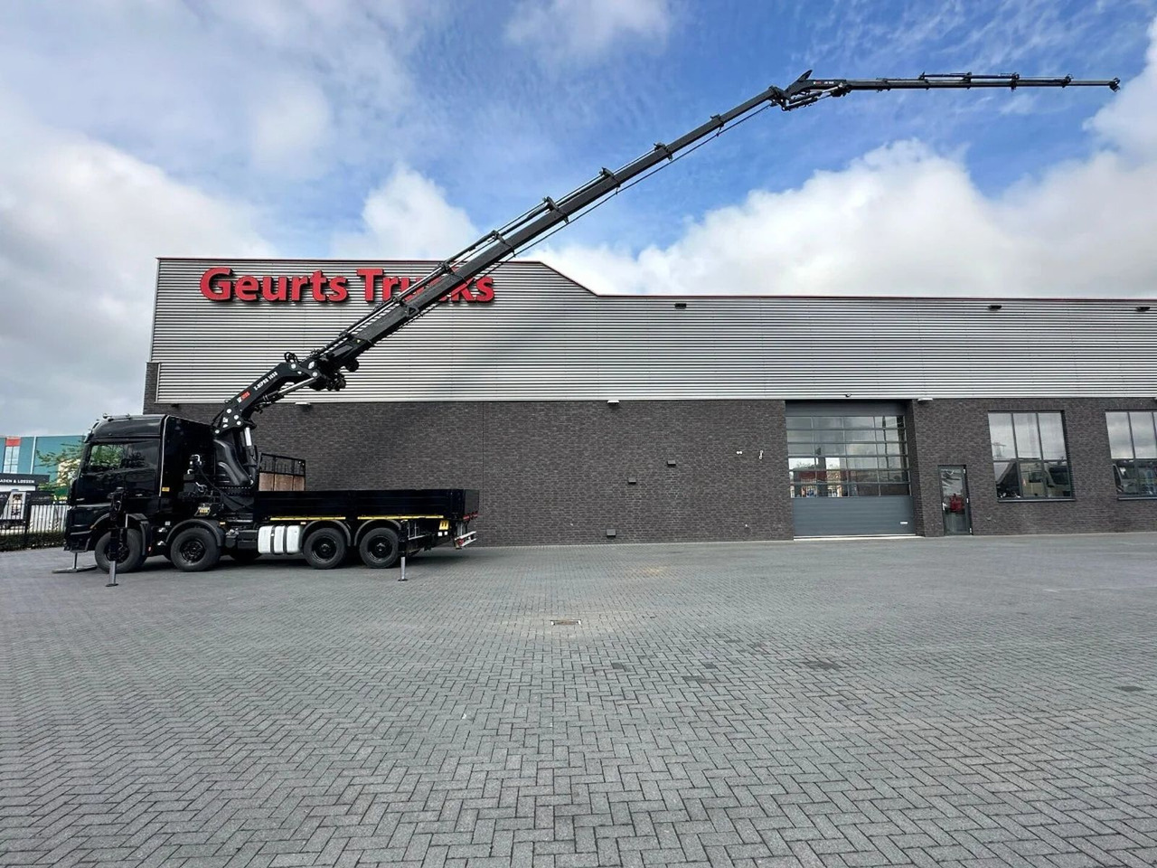 Mercedes-Benz Arocs 3251 8X4 + HIAB 1058 E-8 + JIB 150X-6 JDC - Camião grua: foto 1 Mercedes-Benz Arocs 3251 8X4 + HIAB 1058 E-8 + JIB 150X-6 JDC - Camião grua: foto 1