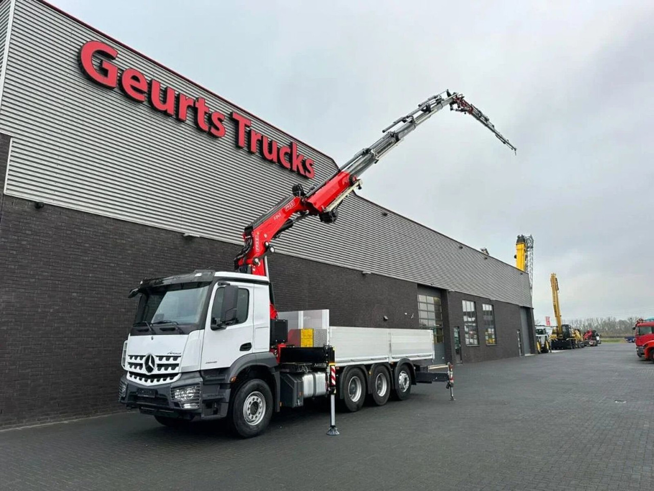 Mercedes-Benz Arocs 3646 L 8X4 + FASSI F545RA.2.26 XE-DYNAMIC - Camião grua: foto 2 Mercedes-Benz Arocs 3646 L 8X4 + FASSI F545RA.2.26 XE-DYNAMIC - Camião grua: foto 2