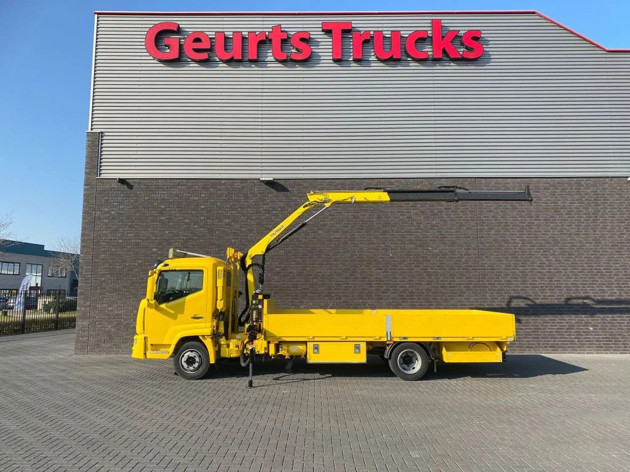 Renault D7.5 180 4X2 + PALFINGER PK 4200 KRAAN/KRAN/CRAN - Camião grua: foto 1 Renault D7.5 180 4X2 + PALFINGER PK 4200 KRAAN/KRAN/CRAN - Camião grua: foto 1