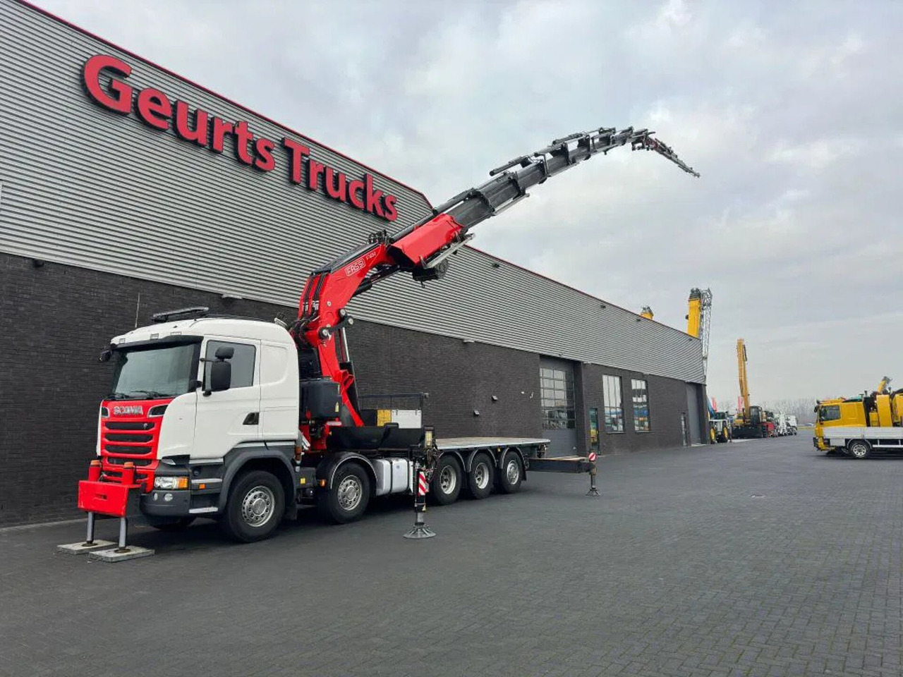 Scania R520 V8 10X4 TRIDEM + F1650RA.2.28 + JIB L816 KR - Camião grua: foto 2 Scania R520 V8 10X4 TRIDEM + F1650RA.2.28 + JIB L816 KR - Camião grua: foto 2
