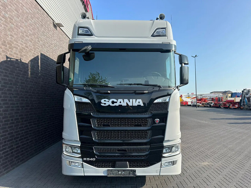 Camião transporte de veículos Scania R540 B8X2*6LB OPRIJWAGEN MET 15 TONS LAADKLEP EN GESLOTEN HUIF MET SCHUIFZEILEN EN SCHUIFKAP: foto 7
