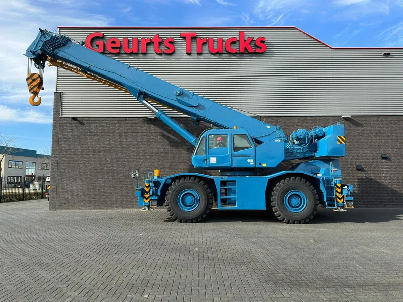 Tadano GR-700E-1-00211 + JIB ROUGH TERRAIN CRANE/RT CRANE - Grua de estaleiro: foto 1 Tadano GR-700E-1-00211 + JIB ROUGH TERRAIN CRANE/RT CRANE - Grua de estaleiro: foto 1