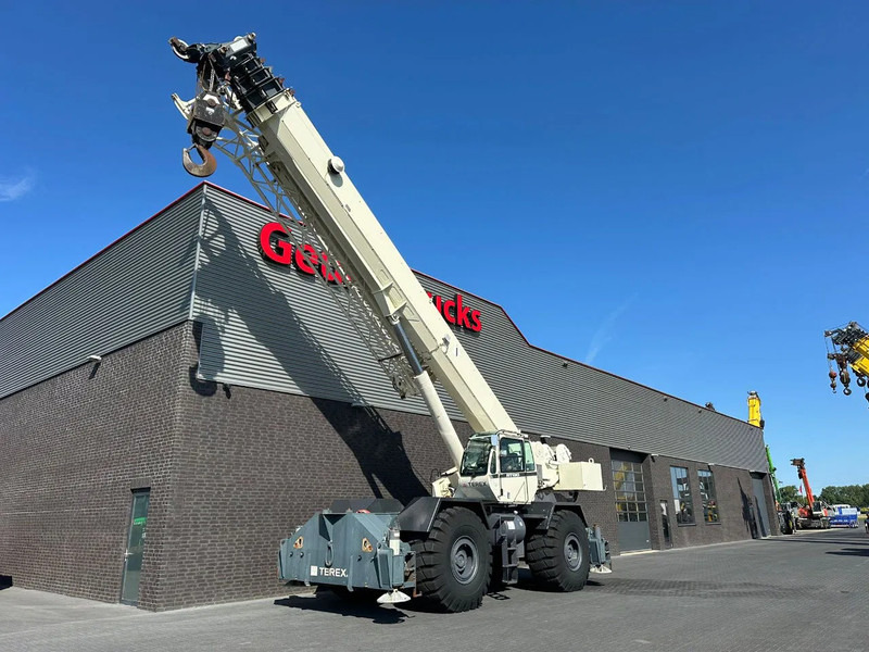 Terex RT130 ROUGH TERRAIN CRANE + JIB - Grua de estaleiro: foto 2 Terex RT130 ROUGH TERRAIN CRANE + JIB - Grua de estaleiro: foto 2