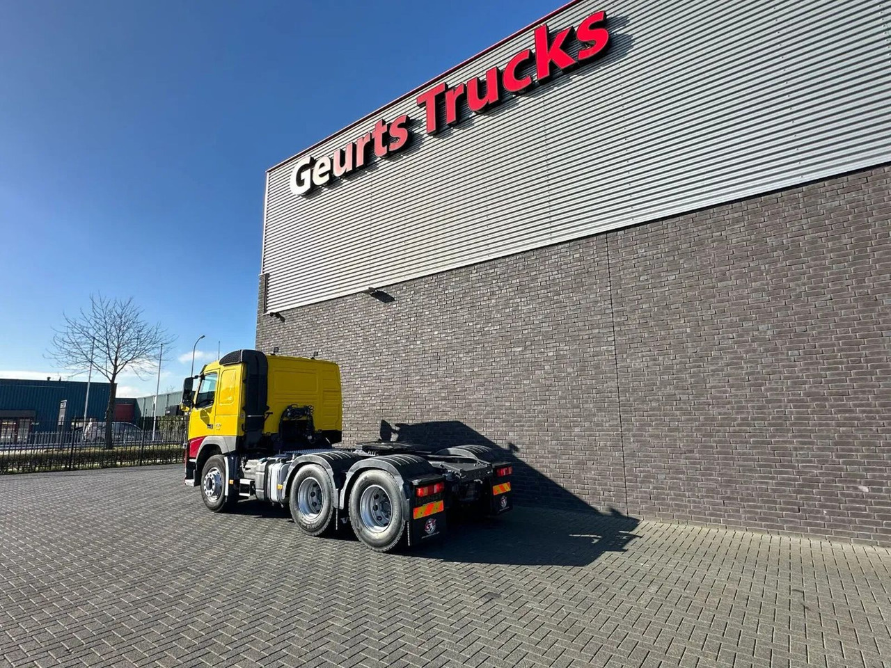 Volvo FM 450 6X4 HYDRAULIEK WEINIG KM!!! NIEDRIGE KM!! - Tractor: foto 3 Volvo FM 450 6X4 HYDRAULIEK WEINIG KM!!! NIEDRIGE KM!! - Tractor: foto 3