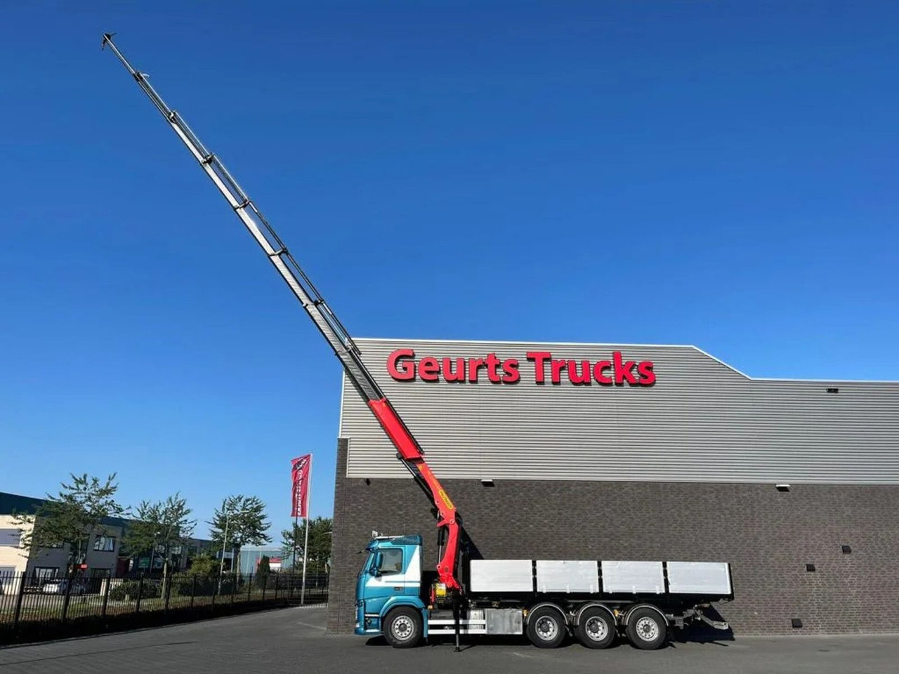 Volvo FM 500 8X4 TRIDEM + PALFINGER PK 27001-EH G KRAA - Camião grua: foto 4 Volvo FM 500 8X4 TRIDEM + PALFINGER PK 27001-EH G KRAA - Camião grua: foto 4