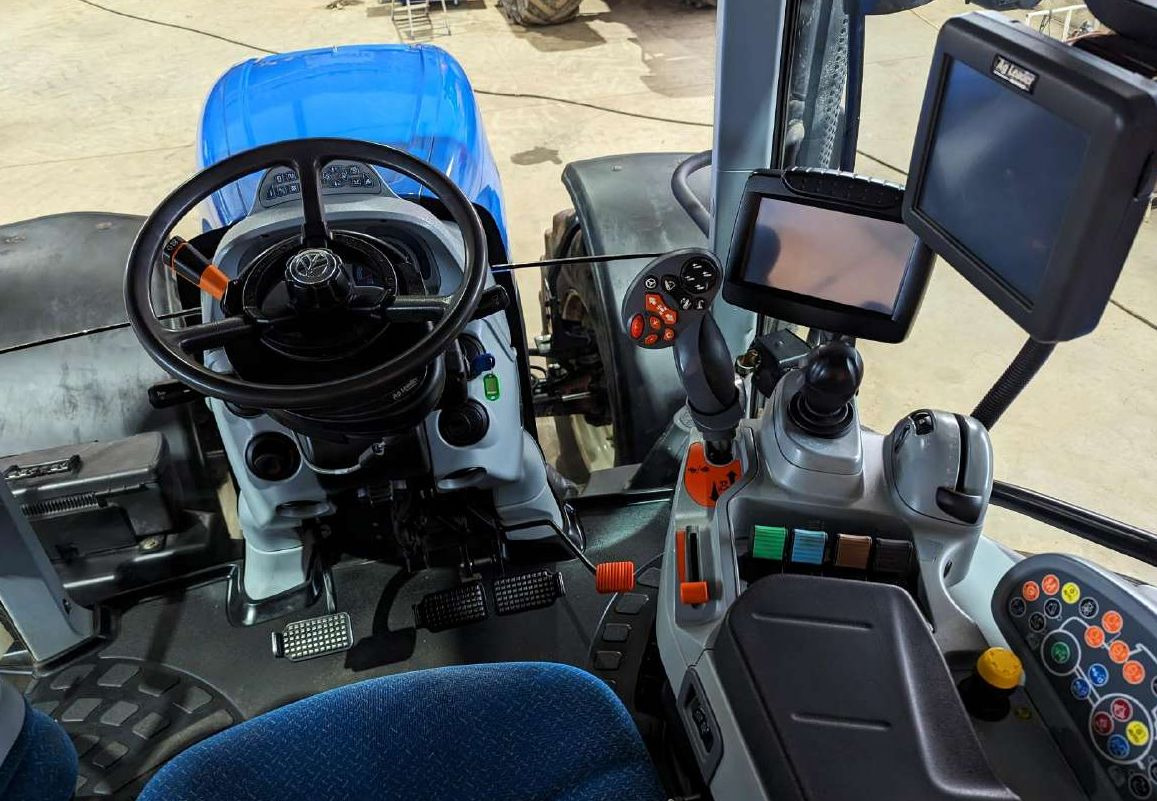 NEW HOLLAND T7.260 - Trator: foto 3 NEW HOLLAND T7.260 - Trator: foto 3