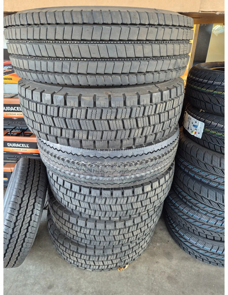 Michelin 235/75R 17.5 - Pneu para Camião: foto 2 Michelin 235/75R 17.5 - Pneu para Camião: foto 2
