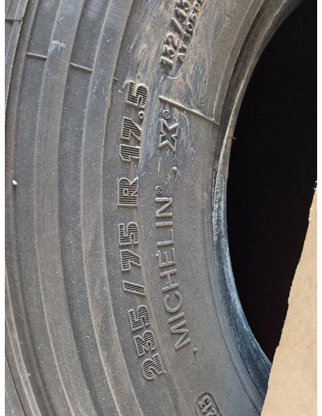 Michelin 235/75R 17.5 - Pneu para Camião: foto 4 Michelin 235/75R 17.5 - Pneu para Camião: foto 4