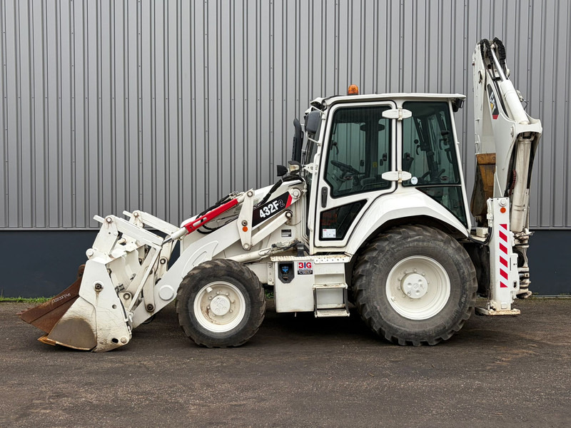 Caterpillar 432F2 - Retroescavadeira: foto 1 Caterpillar 432F2 - Retroescavadeira: foto 1