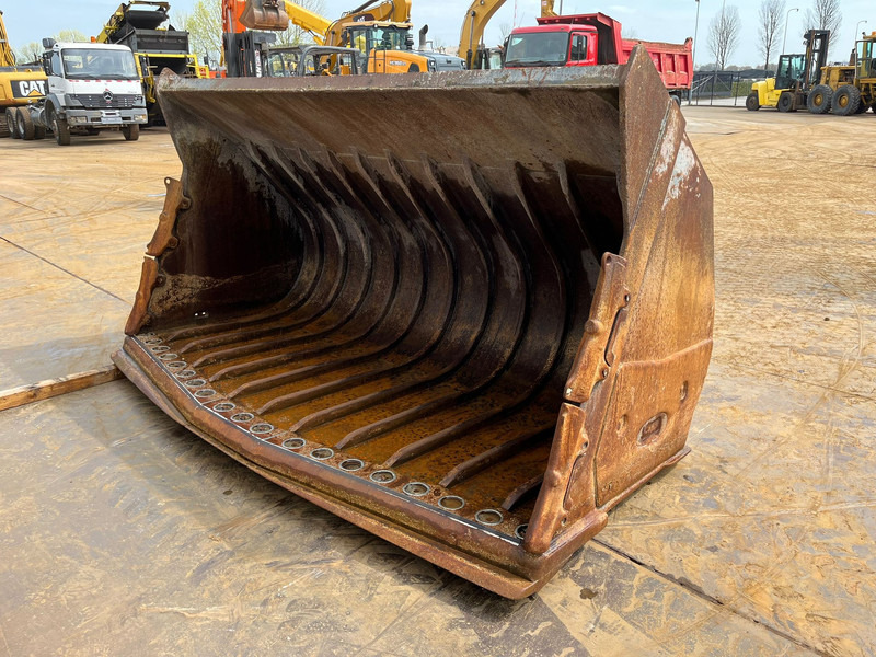 Doosan Bucket DL420-3 4500 l - Balde: foto 2 Doosan Bucket DL420-3 4500 l - Balde: foto 2