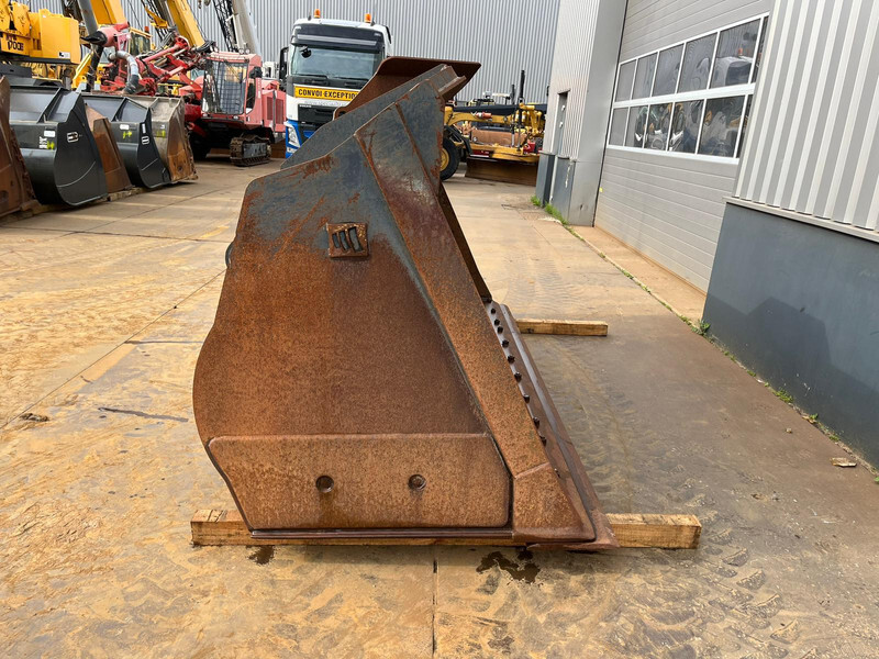 Doosan Bucket DL450 4600 l - Balde: foto 5 Doosan Bucket DL450 4600 l - Balde: foto 5