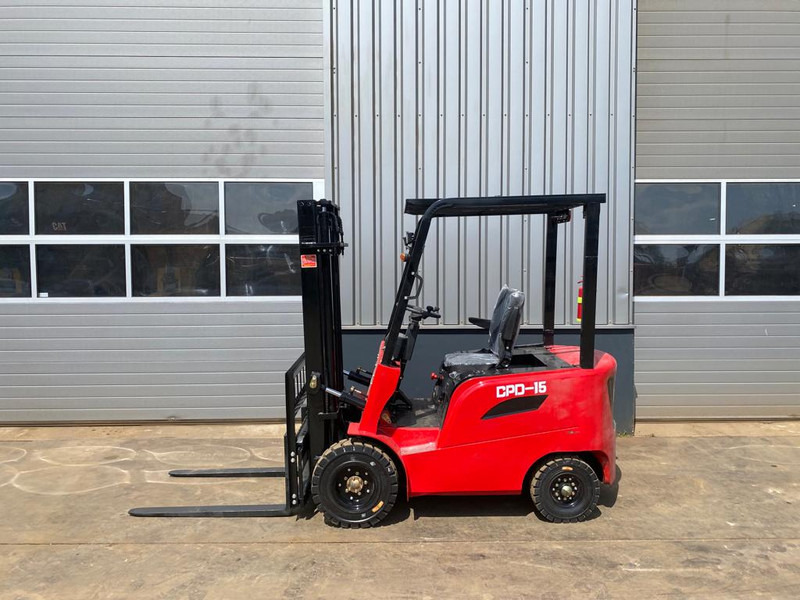 EASY LIFT CPD 15 - Empilhador: foto 1 EASY LIFT CPD 15 - Empilhador: foto 1