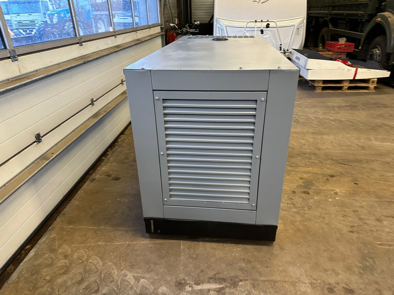Giga power LT-W50-GF 62.5KVA silent set - Gerador elétrico: foto 5 Giga power LT-W50-GF 62.5KVA silent set - Gerador elétrico: foto 5