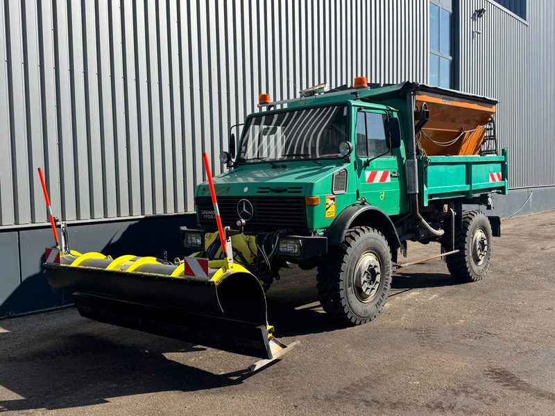 MERCEDESBENZ Unimog U1700 - Varredora urbana: foto 1 MERCEDESBENZ Unimog U1700 - Varredora urbana: foto 1