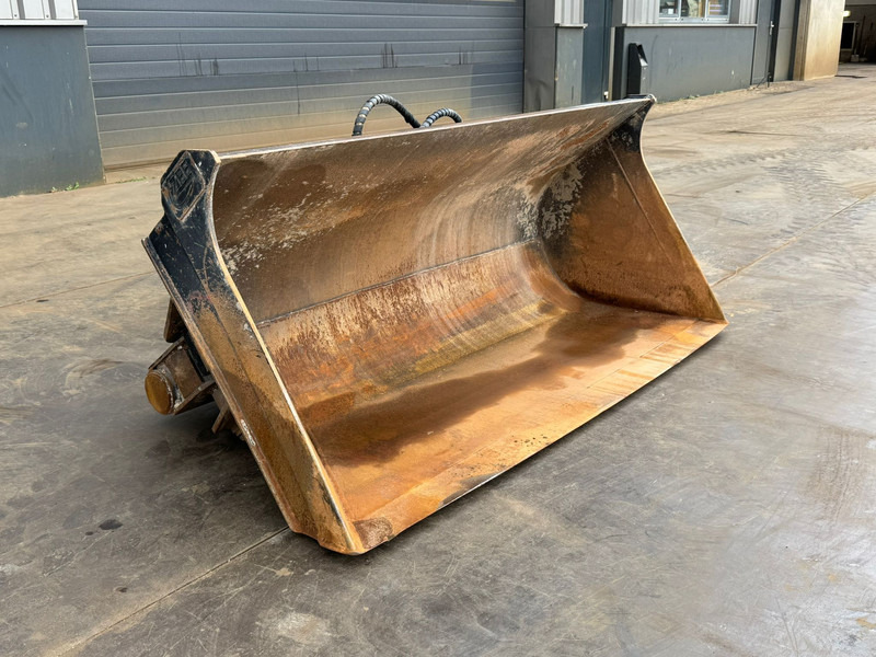 ZFE Side-Tilting bucket - Balde: foto 2 ZFE Side-Tilting bucket - Balde: foto 2