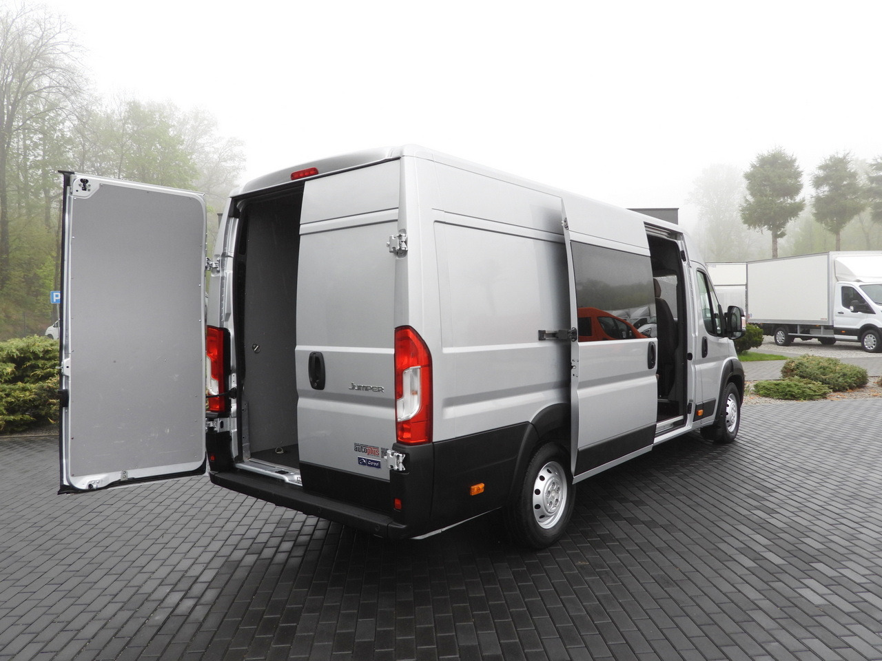 CITROEN JUMPER BOX DELIVERY VAN 7 SEATS CRUISE CONTROL LED LIGHTS AIR CONDITIONING 165HP - Furgão: foto 3 CITROEN JUMPER BOX DELIVERY VAN 7 SEATS CRUISE CONTROL LED LIGHTS AIR CONDITIONING 165HP - Furgão: foto 3