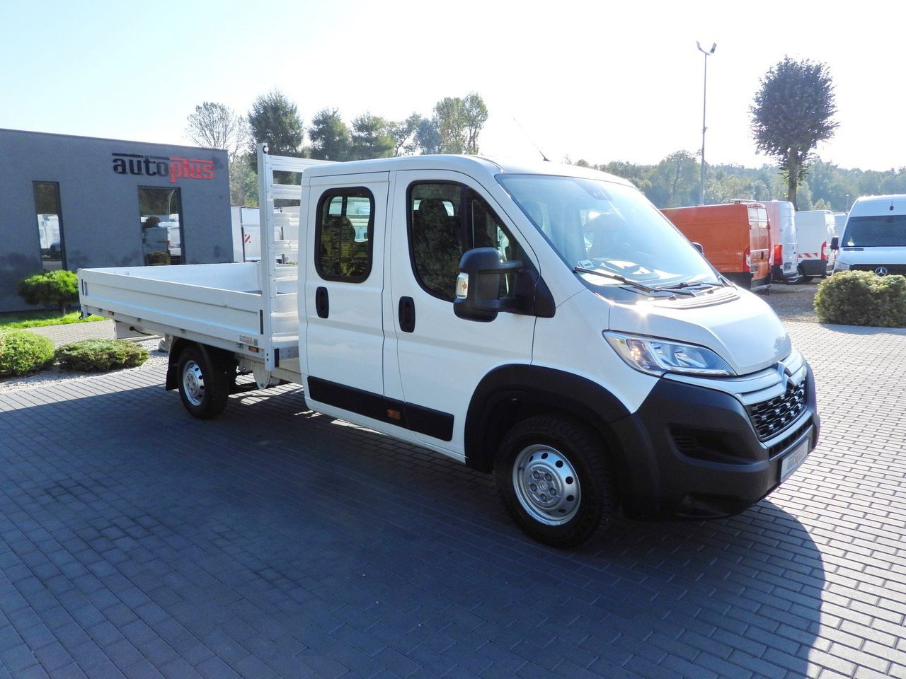 CITROEN JUMPER STAKE BODY DOUBLE CABIN DOKA 7 SEATS PNEUMATICS AIR CONDITIONING 140HP - Carrinha cabine dupla: foto 4 CITROEN JUMPER STAKE BODY DOUBLE CABIN DOKA 7 SEATS PNEUMATICS AIR CONDITIONING 140HP - Carrinha cabine dupla: foto 4
