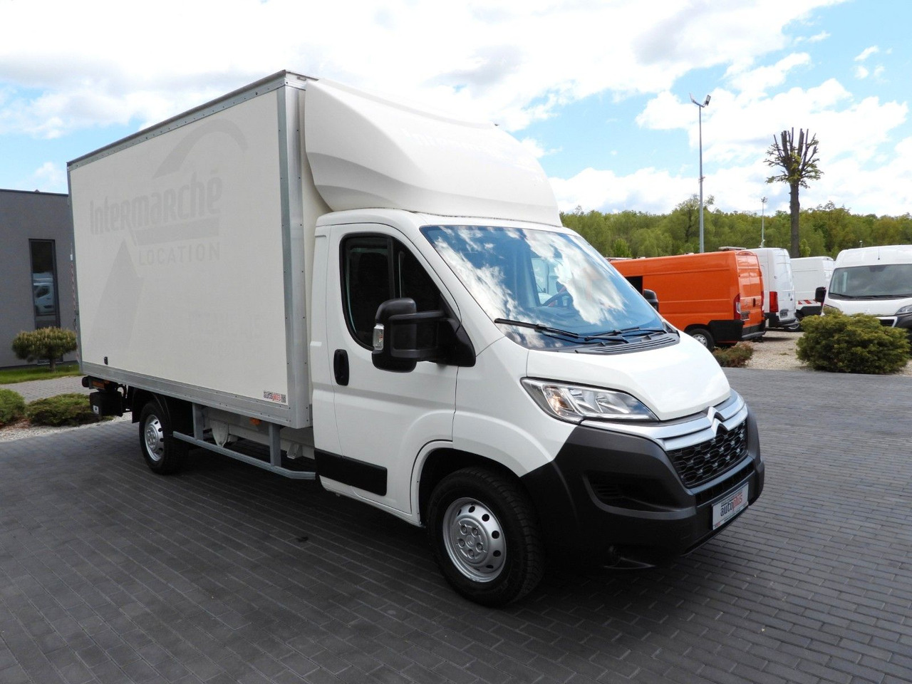 Citroën JUMPER KOFFER AUFZUG 8 PALETTEN TEMPOMAT NAVI Citroën JUMPER KOFFER AUFZUG 8 PALETTEN TEMPOMAT NAVI - Carrinha de contentor: foto 4 Citroën JUMPER KOFFER AUFZUG 8 PALETTEN TEMPOMAT NAVI Citroën JUMPER KOFFER AUFZUG 8 PALETTEN TEMPOMAT NAVI - Carrinha de contentor: foto 4