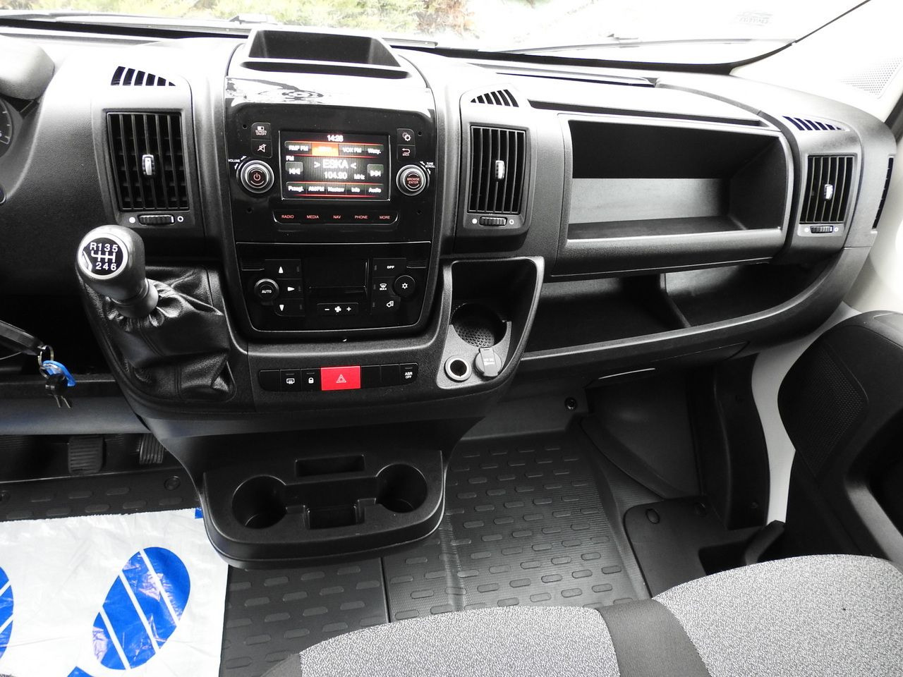 Carrinha de lona FIAT DUCATO TARPAULIN 10 PALLETS WEBASTO CRUISE CONTROL NAVIGATION AIR CONDITIONING 180HP: foto 33 Carrinha de lona FIAT DUCATO TARPAULIN 10 PALLETS WEBASTO CRUISE CONTROL NAVIGATION AIR CONDITIONING 180HP: foto 33