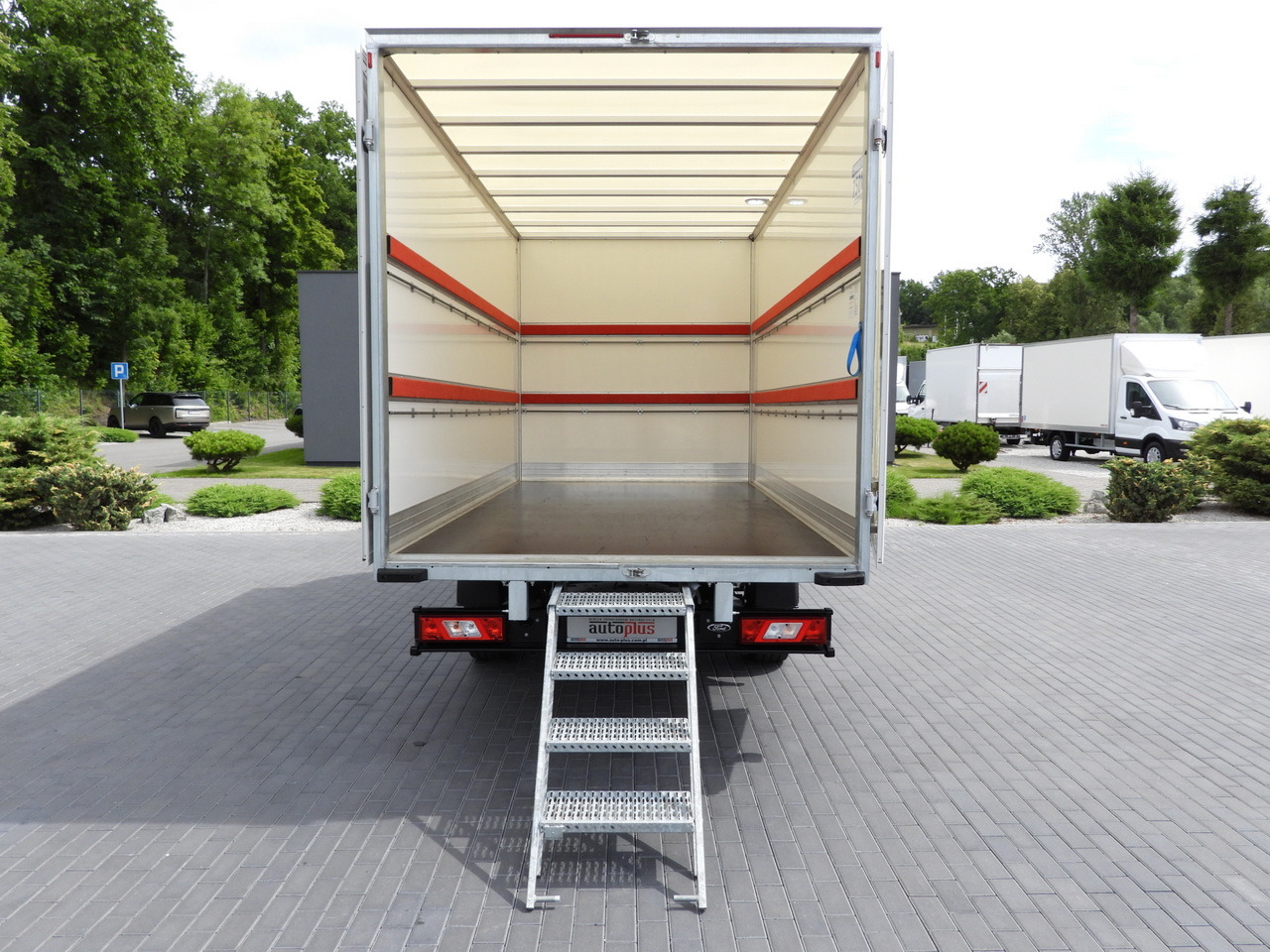 Locação financeira de FORD TRANSIT BOX 8 PALLETS CRUISE CONTROL AIR CONDITIONING  130HP FORD TRANSIT BOX 8 PALLETS CRUISE CONTROL AIR CONDITIONING  130HP: foto 11
