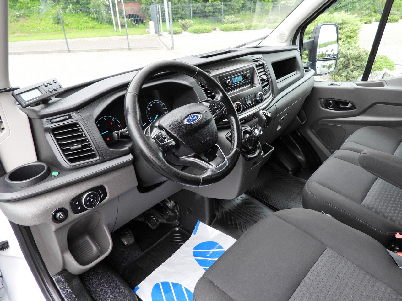 FORD TRANSIT BOX / REFRIGERATOR BOX 5*C / CRUISE CONTROL LED LIGHTS TWIN WHEELS AIR CONDITIONING 130HP - Carrinha de contentor: foto 2 FORD TRANSIT BOX / REFRIGERATOR BOX 5*C / CRUISE CONTROL LED LIGHTS TWIN WHEELS AIR CONDITIONING 130HP - Carrinha de contentor: foto 2