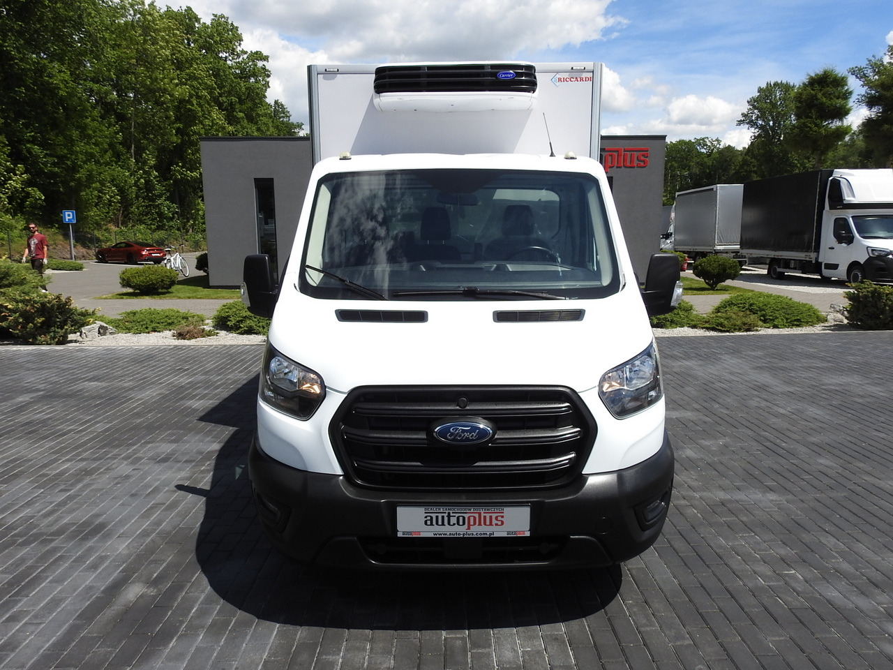 FORD TRANSIT REGRIGERATOR BOX 0*C POWER SUPPLY 230V CRUISE CONTROL AIR CONDITIONING TWIN WHEELS 170HP - Carrinha frigorífica: foto 5 FORD TRANSIT REGRIGERATOR BOX 0*C POWER SUPPLY 230V CRUISE CONTROL AIR CONDITIONING TWIN WHEELS 170HP - Carrinha frigorífica: foto 5