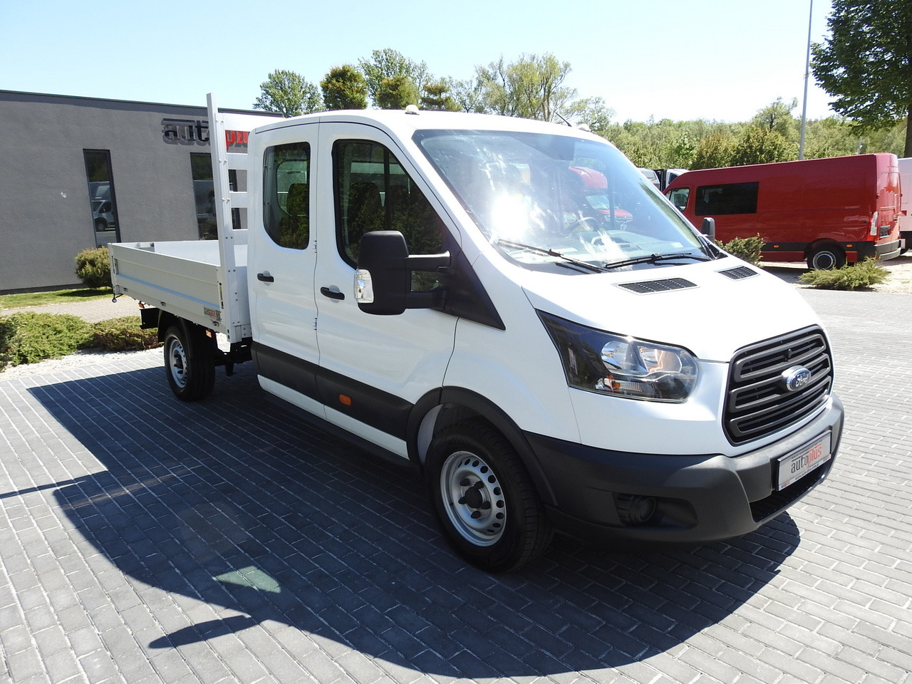 FORD TRANSIT STAKE BODY DOUBLE CABIN DOKA 7 SEATS AIR CONDITIONING 130HP - Carrinha cabine dupla: foto 4 FORD TRANSIT STAKE BODY DOUBLE CABIN DOKA 7 SEATS AIR CONDITIONING 130HP - Carrinha cabine dupla: foto 4