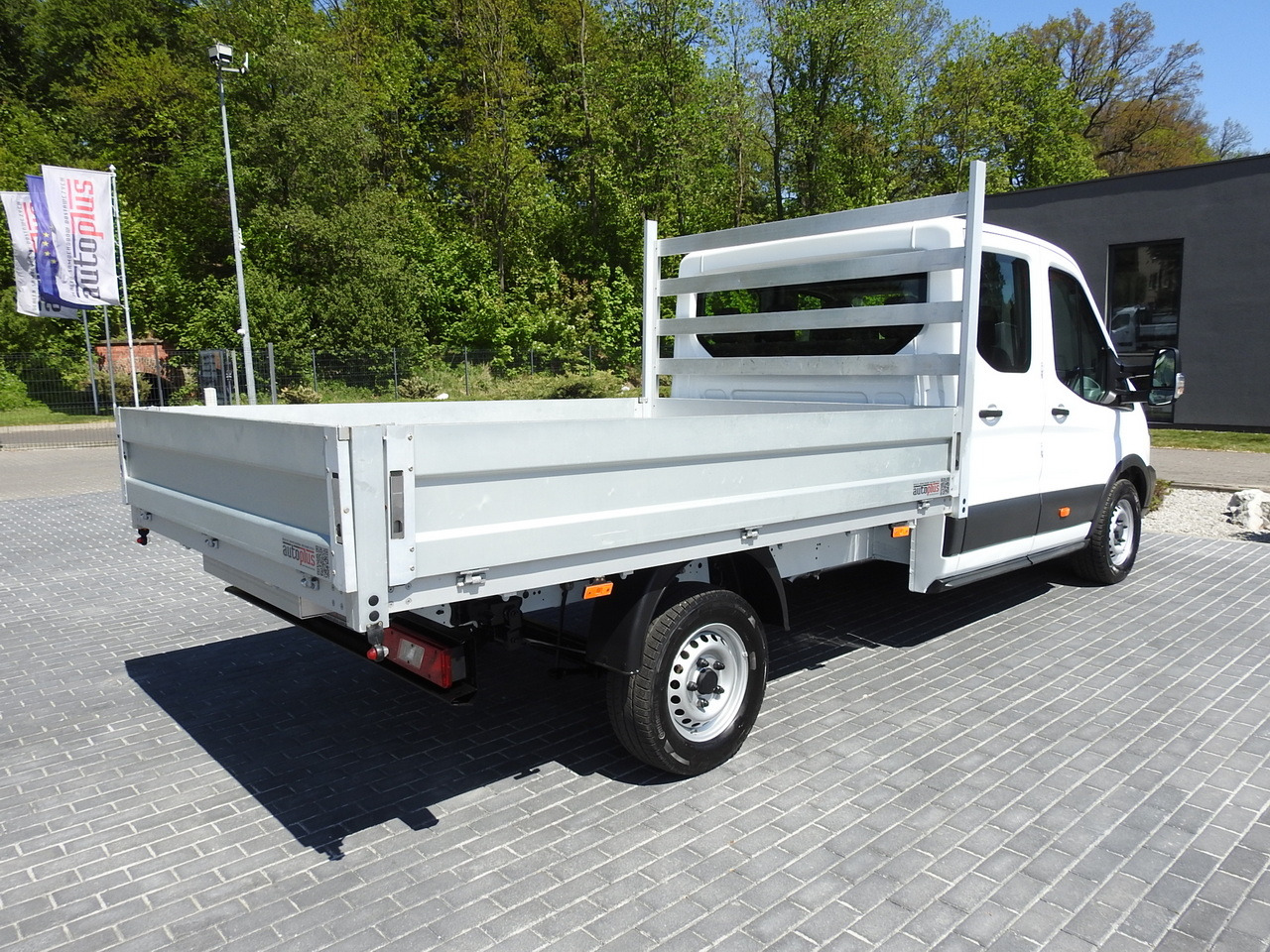 FORD TRANSIT STAKE BODY DOUBLE CABIN DOKA 7 SEATS AIR CONDITIONING 130HP - Carrinha de caixa aberta: foto 3 FORD TRANSIT STAKE BODY DOUBLE CABIN DOKA 7 SEATS AIR CONDITIONING 130HP - Carrinha de caixa aberta: foto 3