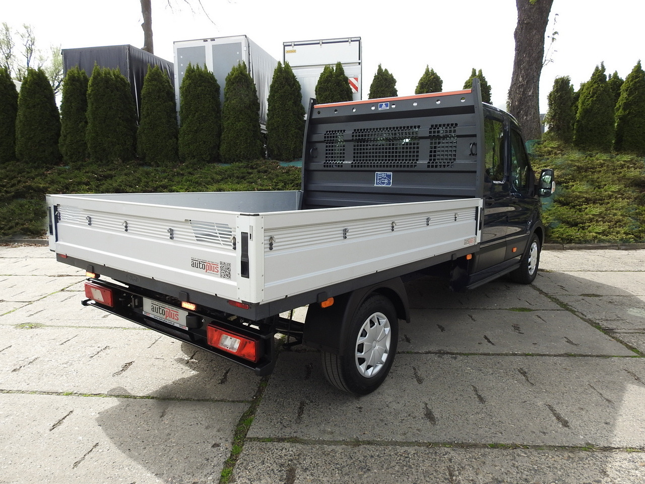 FORD TRANSIT STAKE BODY DOUBLE CABIN DOKA 7 SEATS CRUISE CONTROL AIR CONDITIONING LED LIGHTS 130HP - Carrinha de caixa aberta: foto 3 FORD TRANSIT STAKE BODY DOUBLE CABIN DOKA 7 SEATS CRUISE CONTROL AIR CONDITIONING LED LIGHTS 130HP - Carrinha de caixa aberta: foto 3